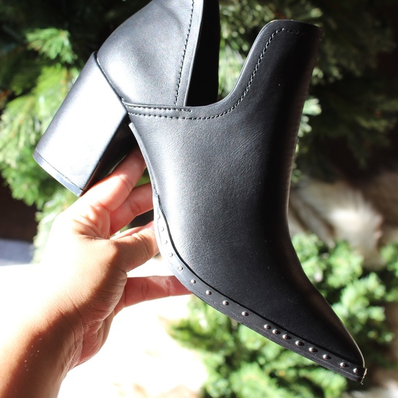 Fall collection// Black Bootie - Picture 4 of 5